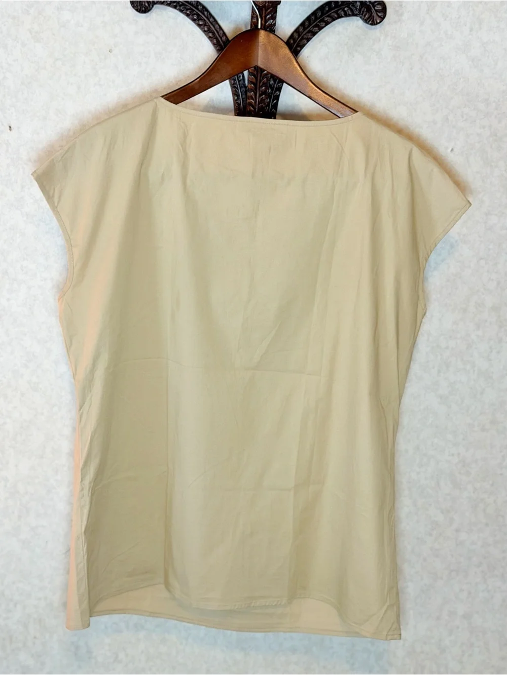 Michael Kors Embellished White Neckline Top L Beige Tan Sleeveless Blouse EUC